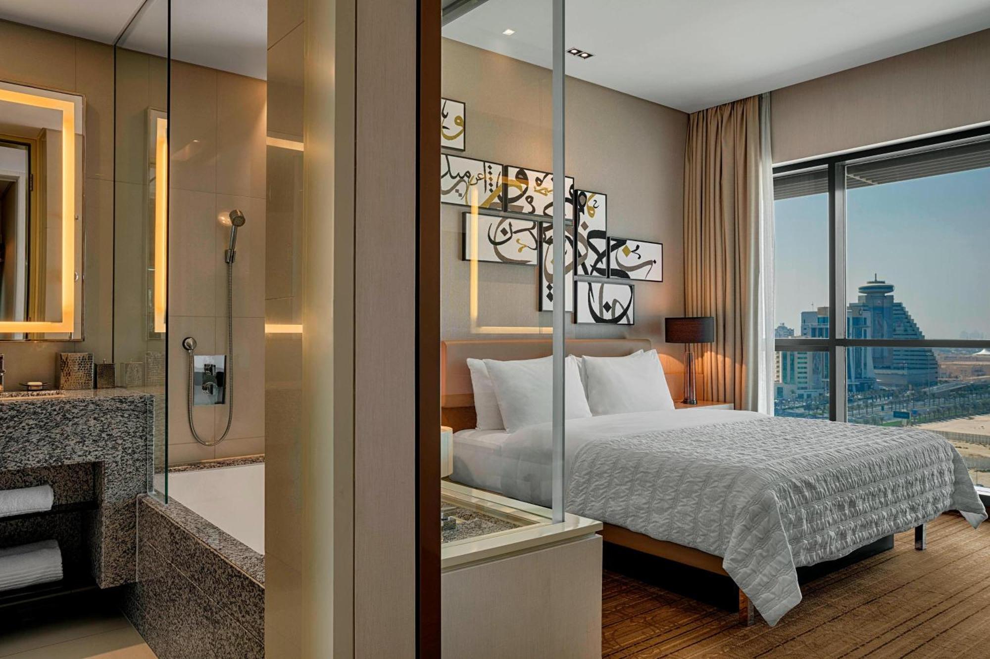 Le Méridien City Centre Bahrain Manama Exterior foto A bedroom at the hotel